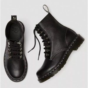 DR. MARTENS • 1460 PASCAL WOMEN'S HARDWARE LACE UP BOOTS